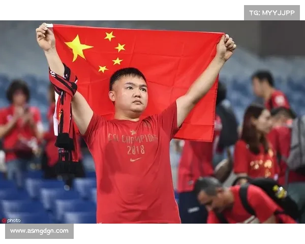 强敌来袭 上海上港比赛失利引发球迷热烈讨论与深思